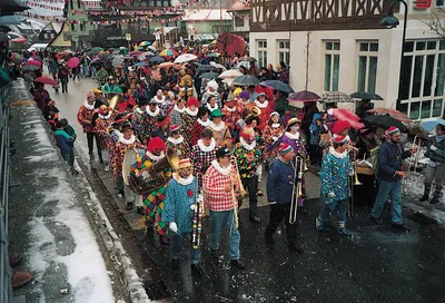 1992: Erster Umzug als bunte Clowns
